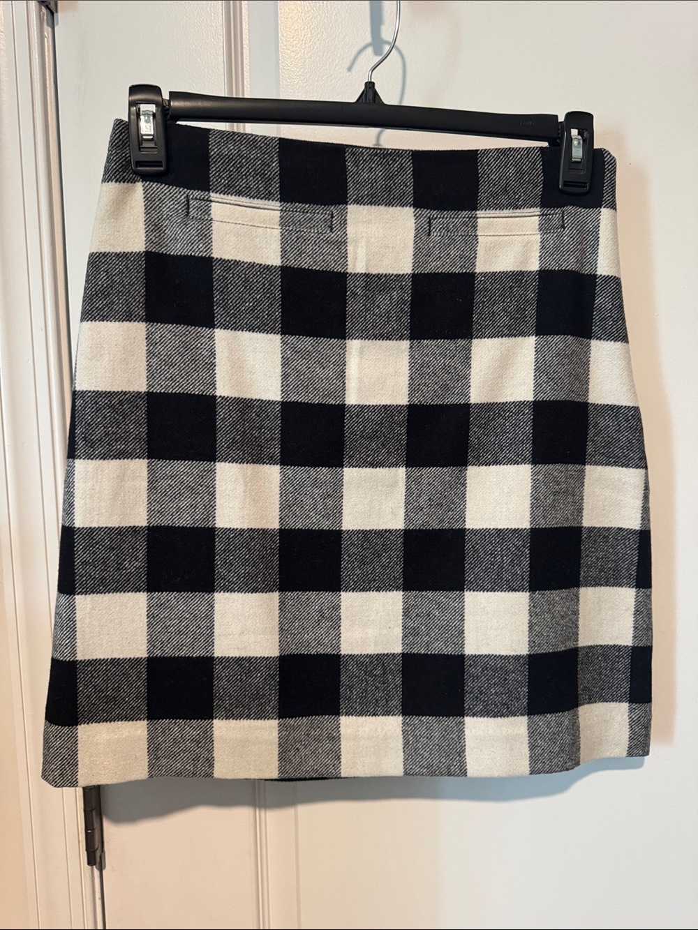 Talbots Black and Cream Buffalo Plaid Mini A-line Wool Skirt, size 4